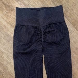 NWT Bo and Tee navy leggings
